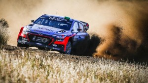  Paddon está inmerso en la pelea por el liderato